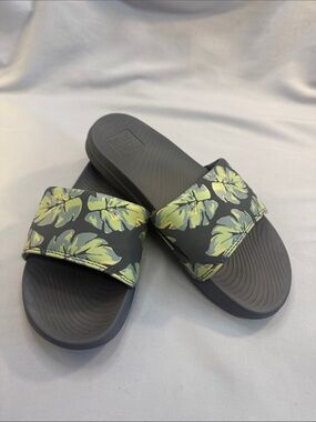 Reef Gray Slide Sandals with Yellow Tropical Leaf Print